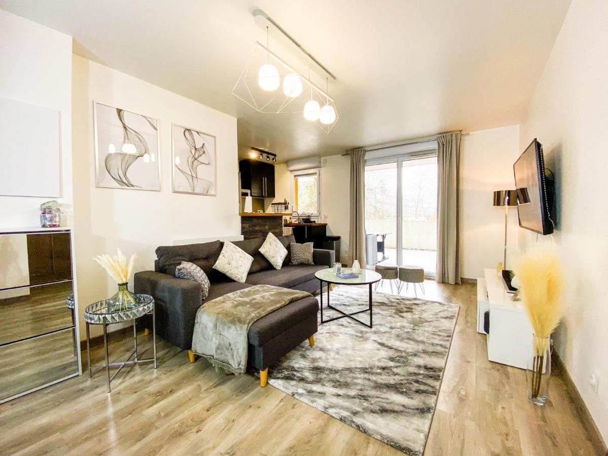 The Grey House - Parking - Piscine - Rer A 6 Min Appartement Bussy-Saint-Georges Buitenkant foto