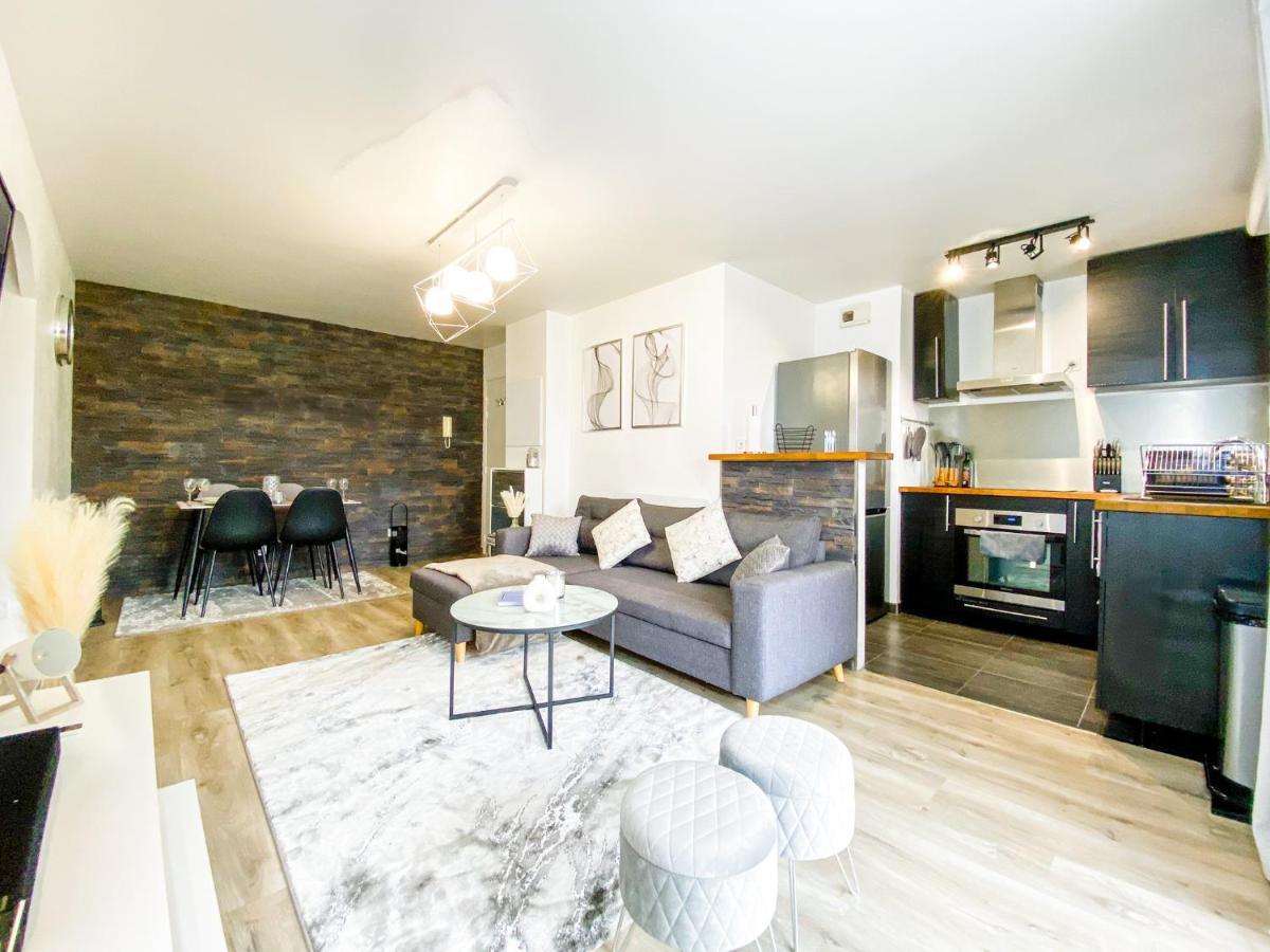 The Grey House - Parking - Piscine - Rer A 6 Min Appartement Bussy-Saint-Georges Buitenkant foto