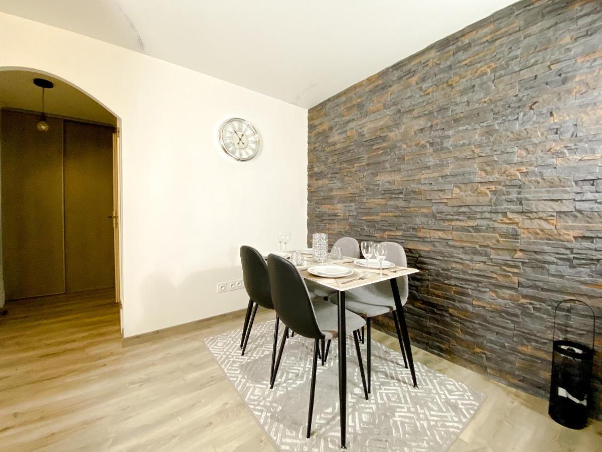 The Grey House - Parking - Piscine - Rer A 6 Min Appartement Bussy-Saint-Georges Buitenkant foto