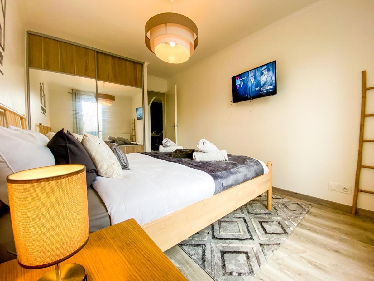 The Grey House - Parking - Piscine - Rer A 6 Min Appartement Bussy-Saint-Georges Buitenkant foto