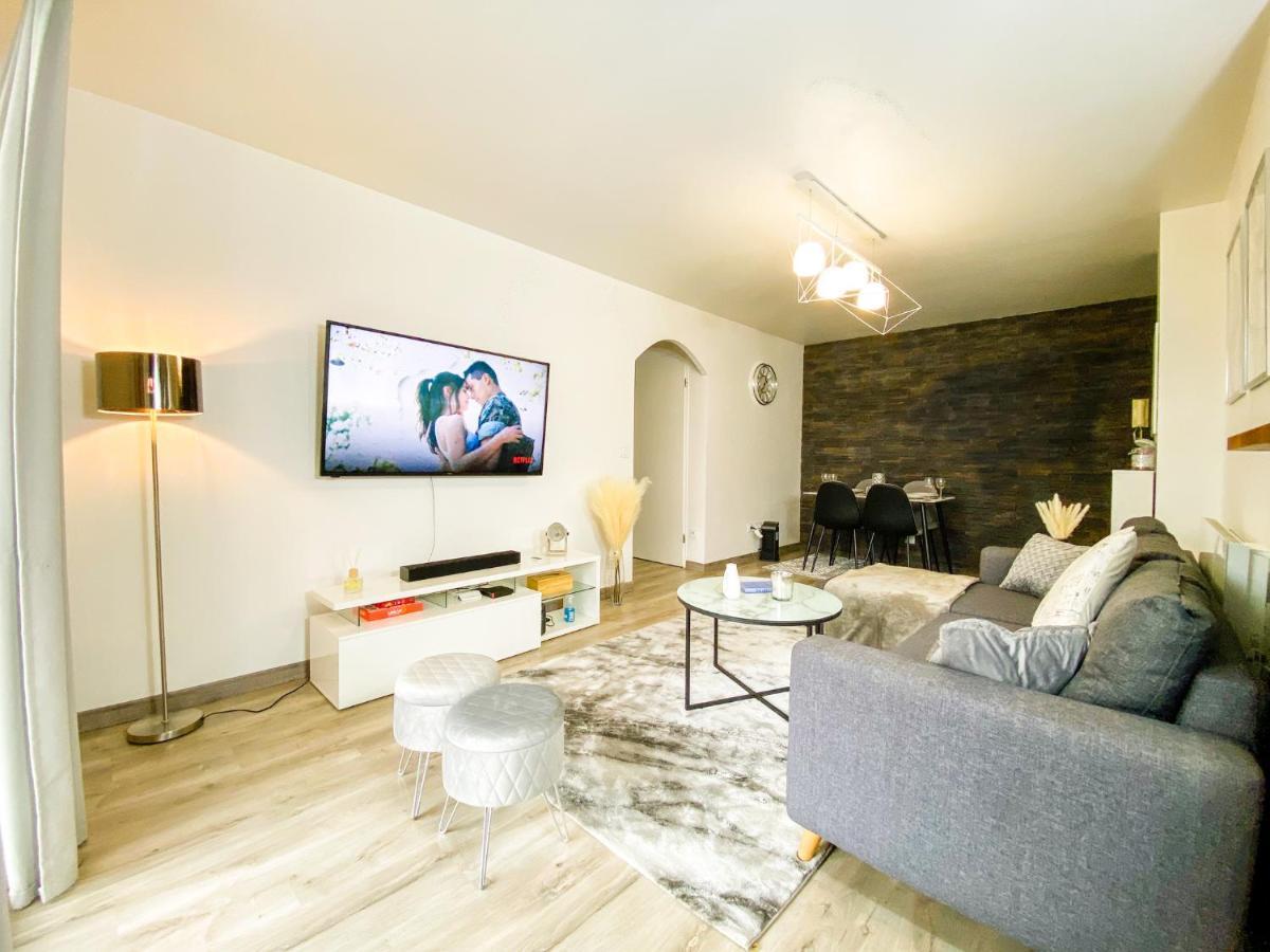 The Grey House - Parking - Piscine - Rer A 6 Min Appartement Bussy-Saint-Georges Buitenkant foto